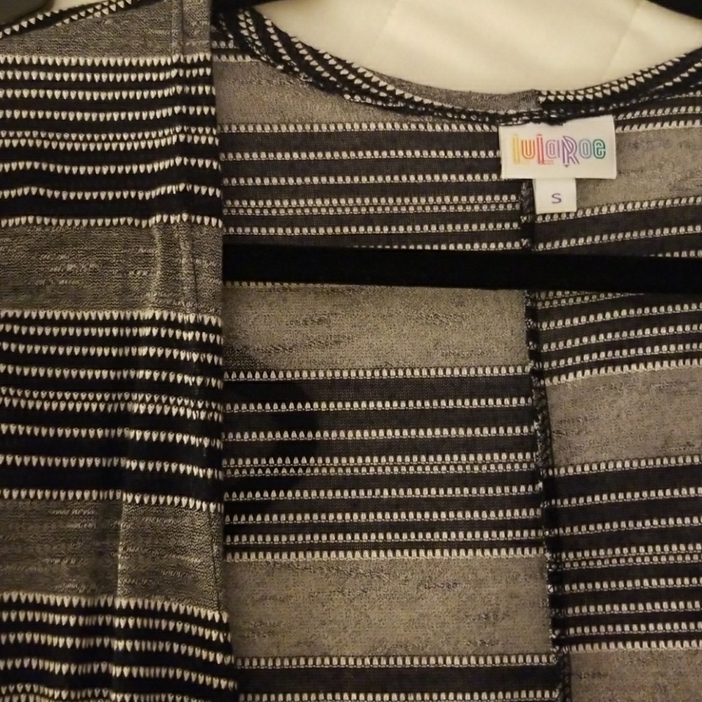 LuLaRoe lindsey (navy blue)